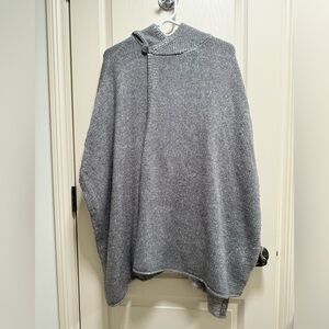 Aritzia TNA Knit Sweater Cape with Hood XXS/XS